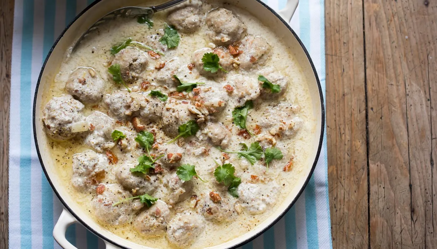 Albóndigas con salsa de almendra