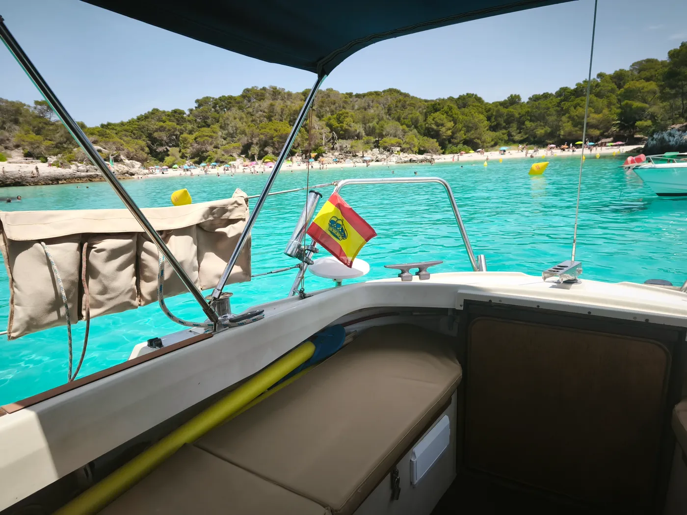 Menorca Boat Trip – Caballo Blanco Charter en Menorca - Vista 4