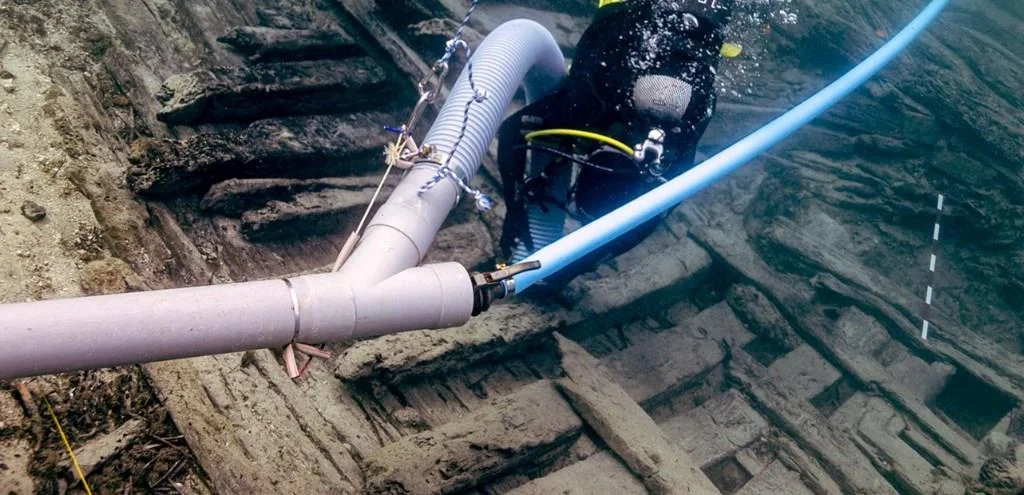 Barcos hundidos: tres años de excavación y descubiertas en Cala en Busquets