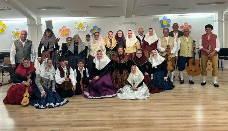 Ballades Folklòriques vestits d'època