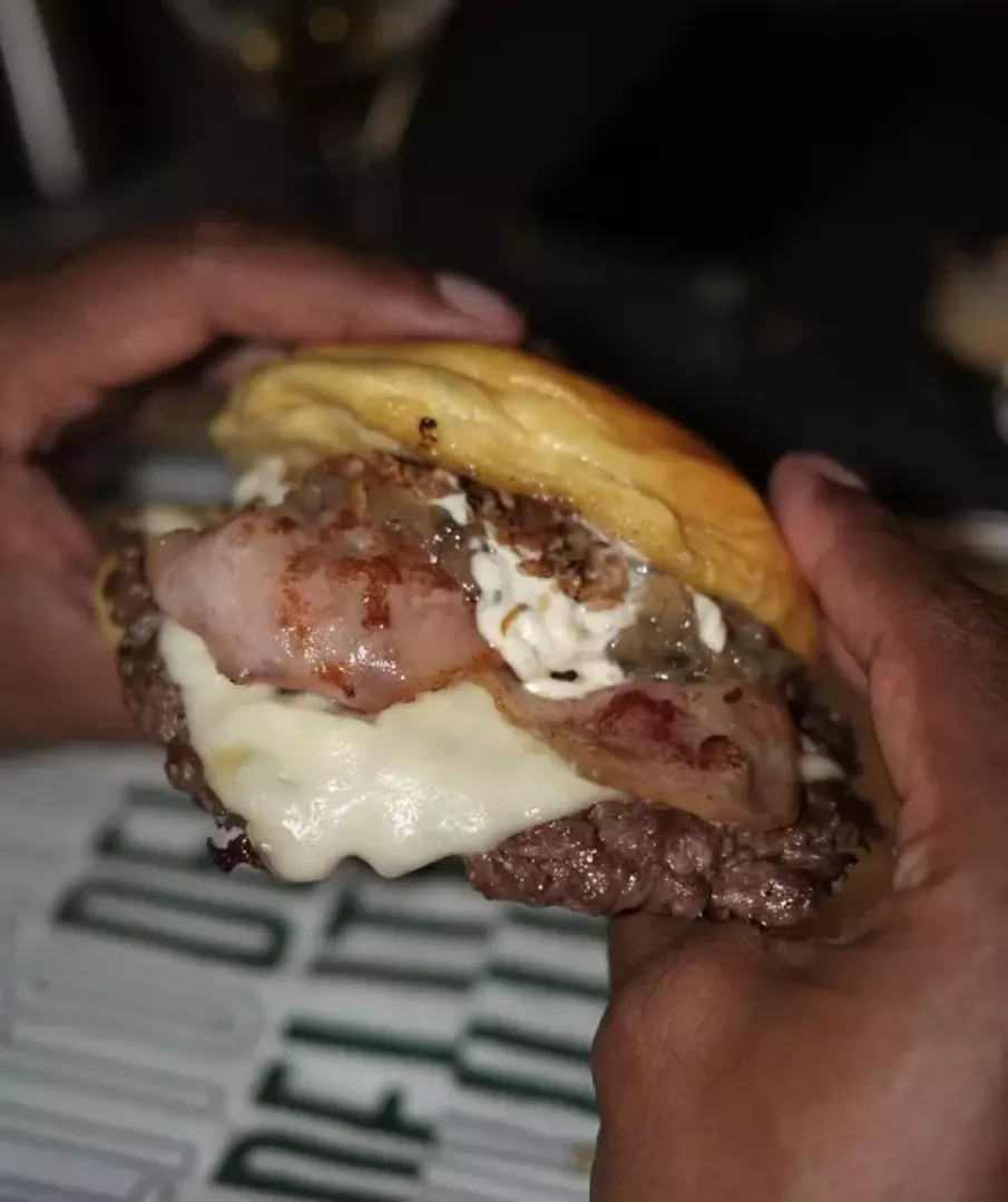 Delito Burgers - image - 4