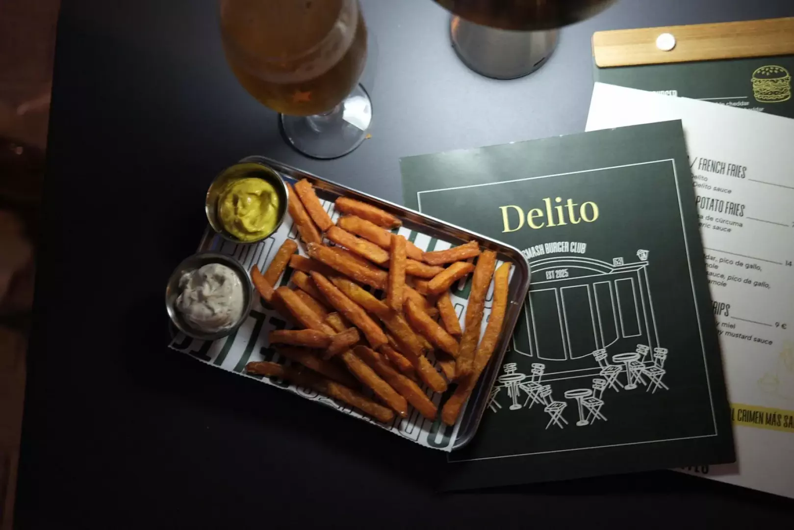 Delito Burgers - image - 2