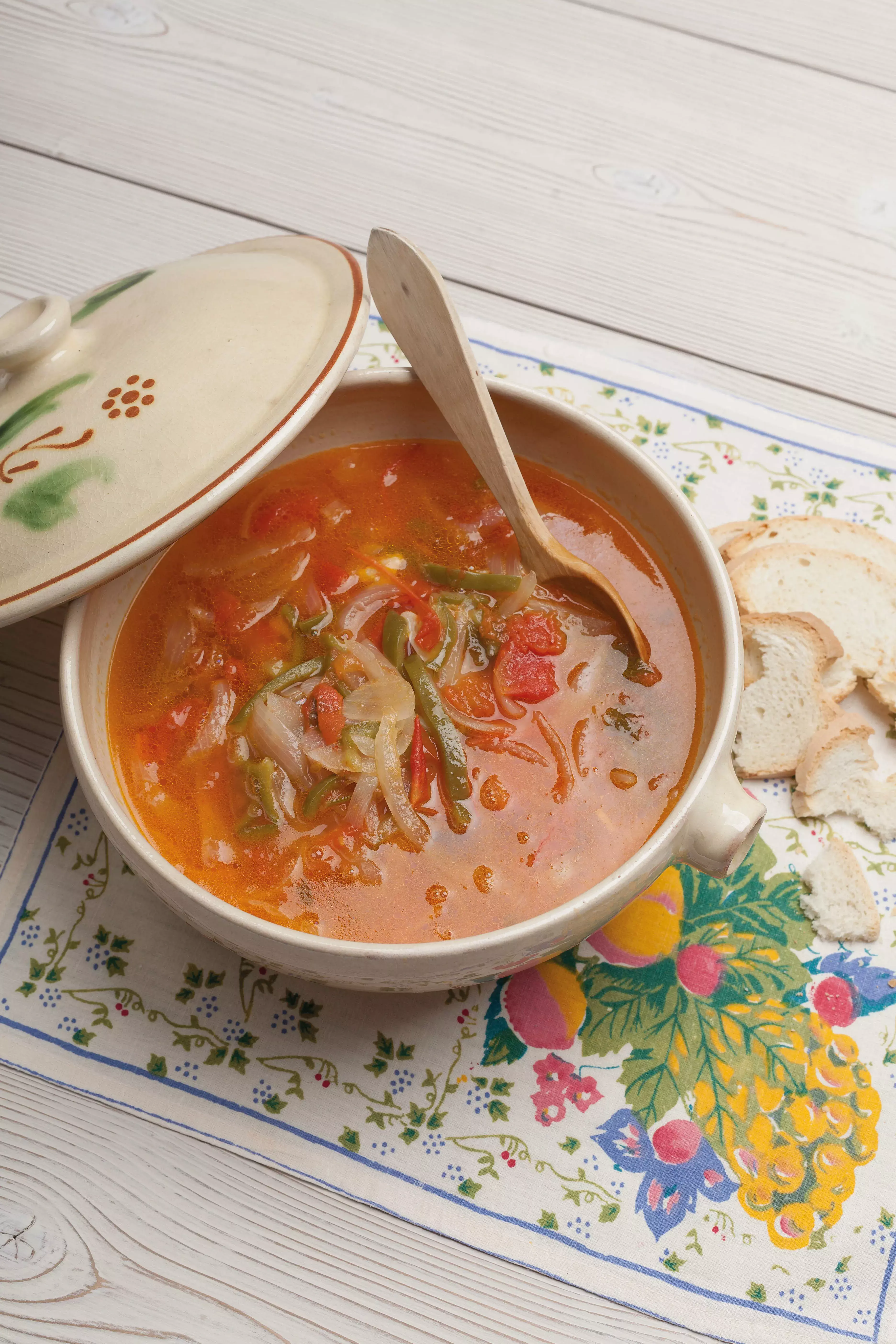 Oliaigua (local warm tomato soup)